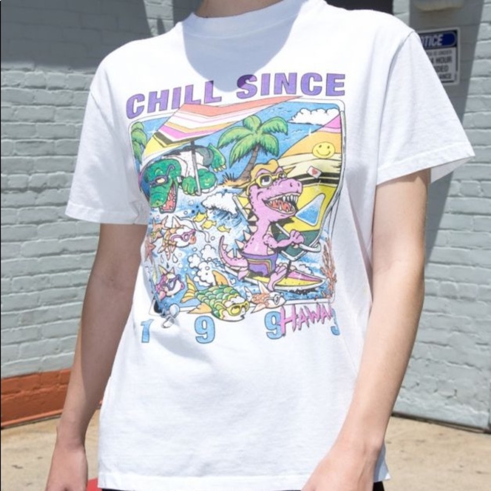Chill since hawaii cropped tee